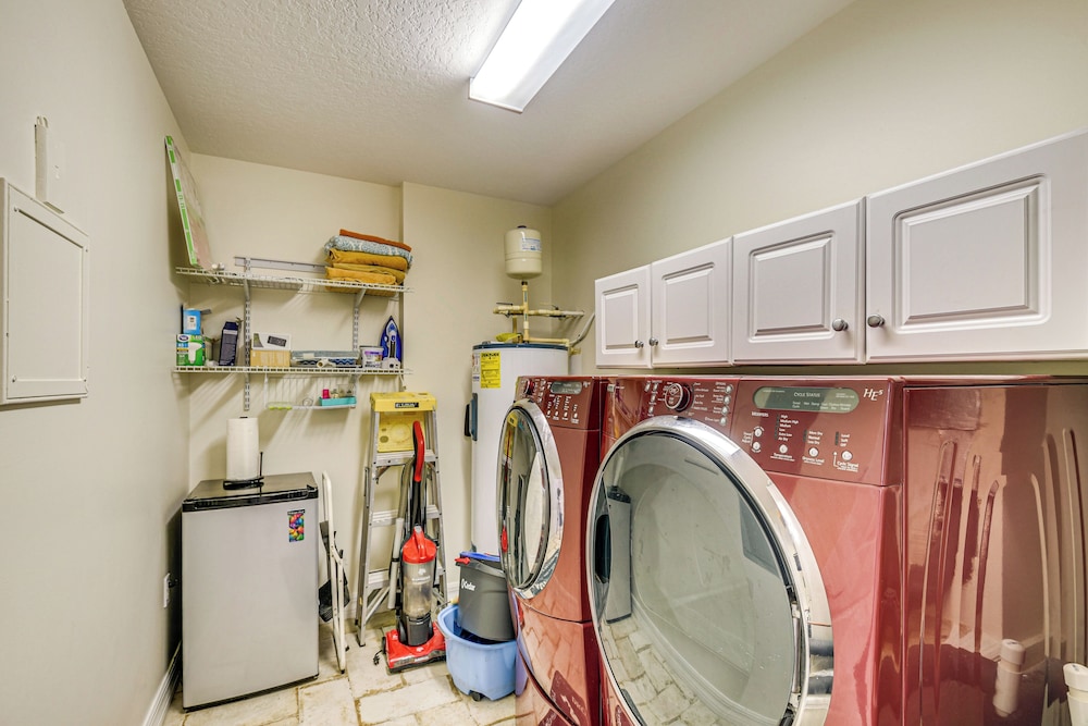 Direct Beach Access: NSB Condo w/ Community Perks