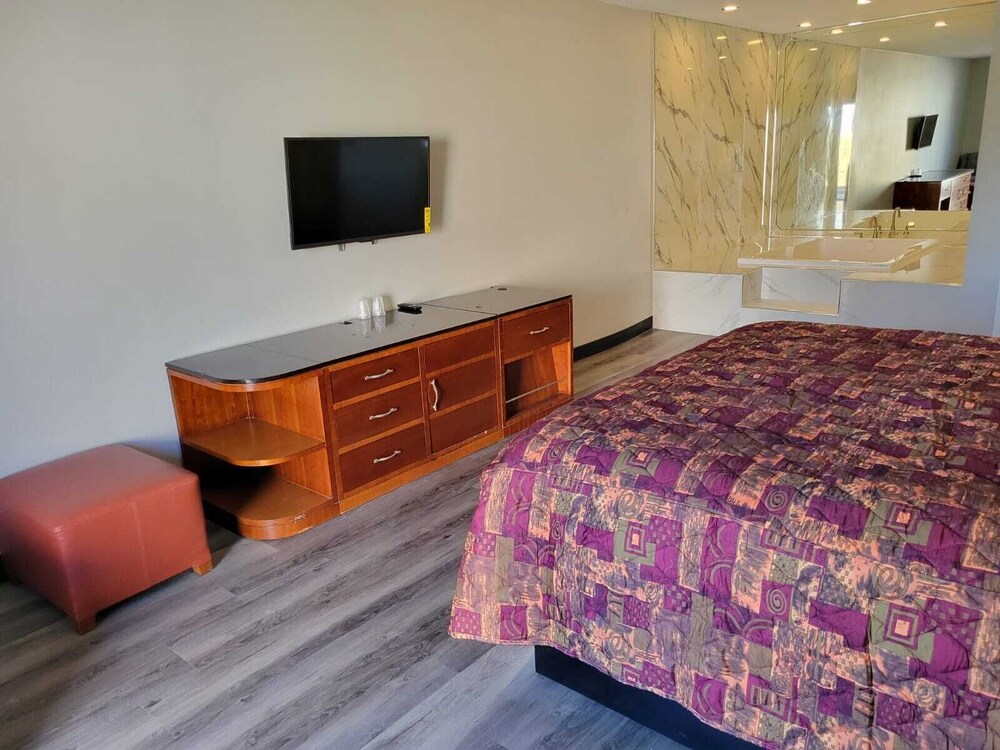 Stadium Inn & Spas