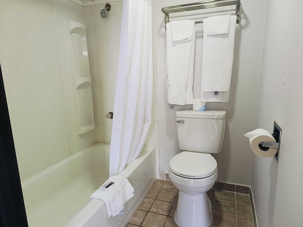 Capital O Travelers Inn Lawton Fort Sill