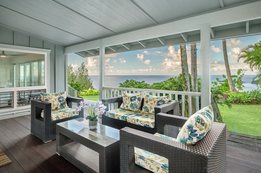 Secret Beach House in Kilauea