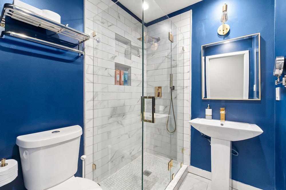 Emerald Indigo House Pet Friendly