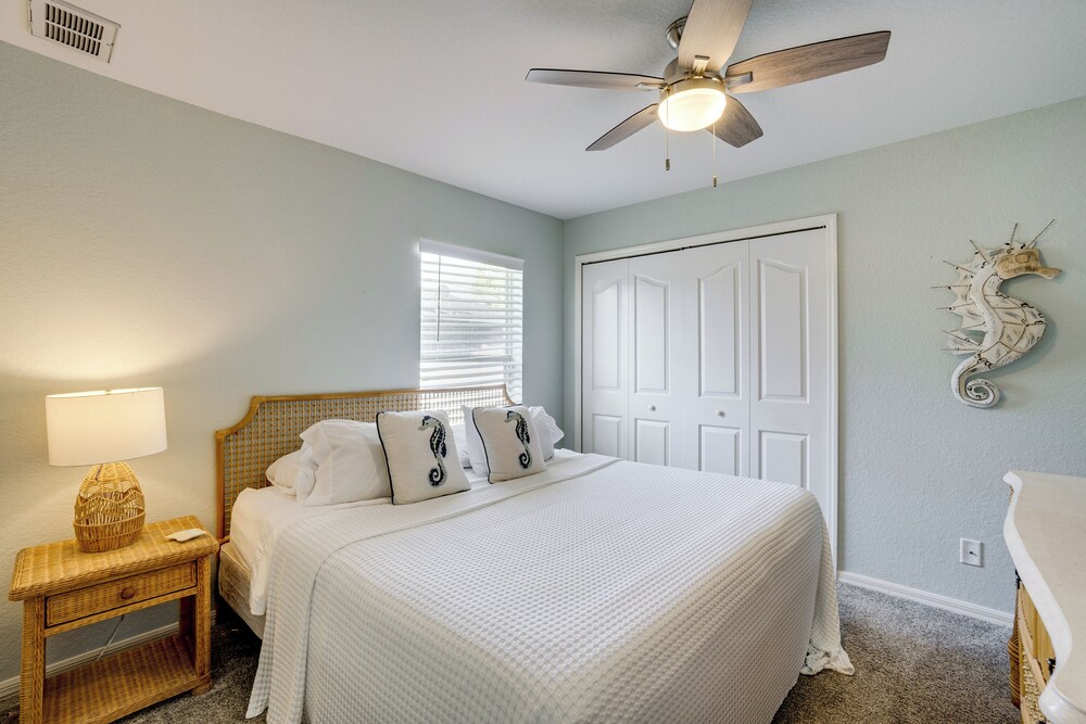 Family Haven w/ Pool! 8 Mi to Warm Mineral Springs