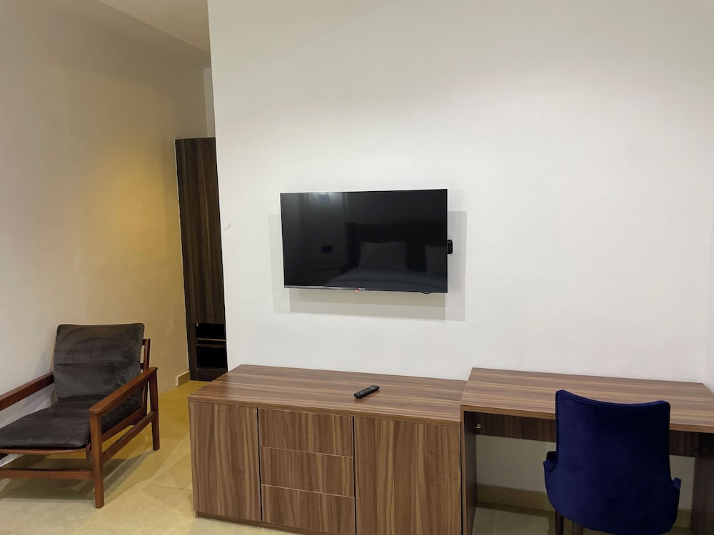 The Azaria Hotel and Apartments