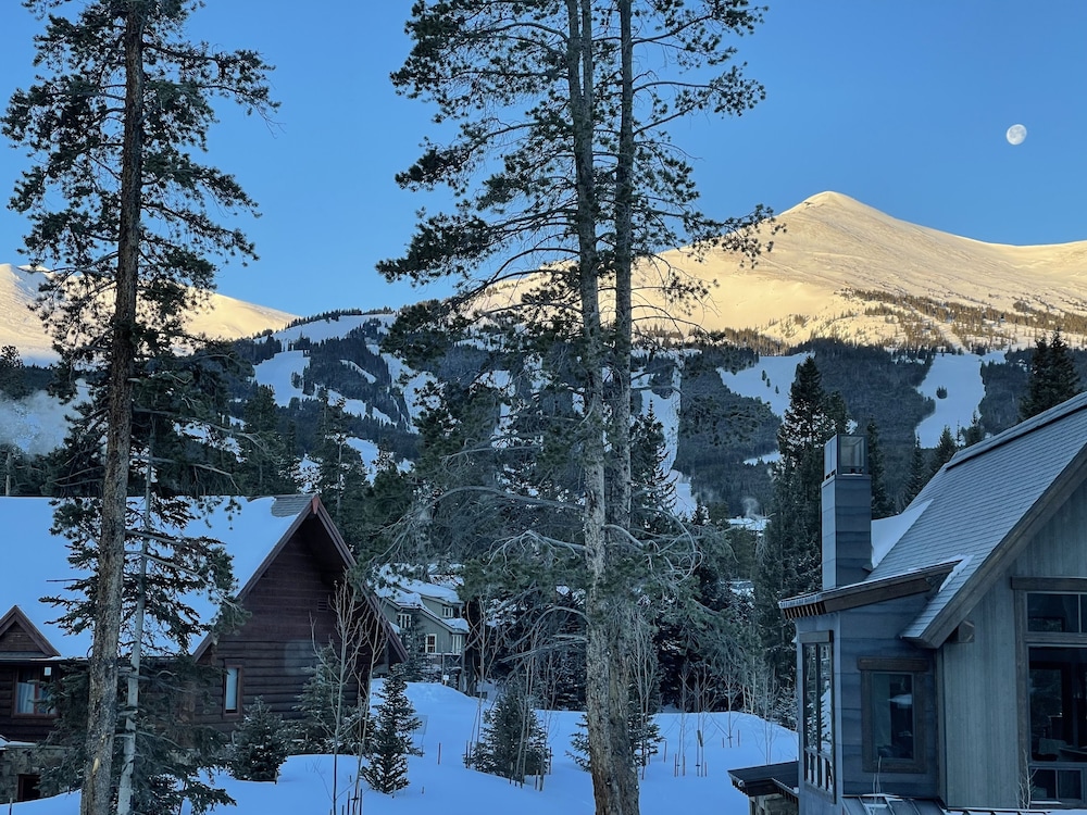 Chateau Breck 4 Bedroom Townhouse