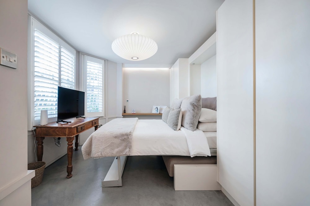 The Portobello Star - by Out of Office Lifestyle