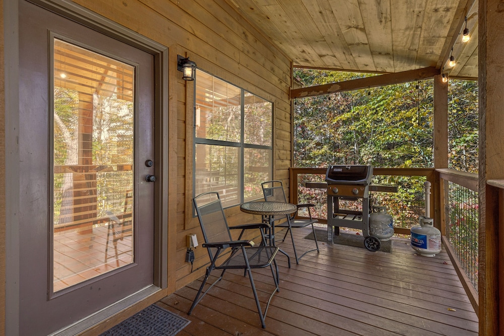 The Wild Life 2 Bedroom Cabin
