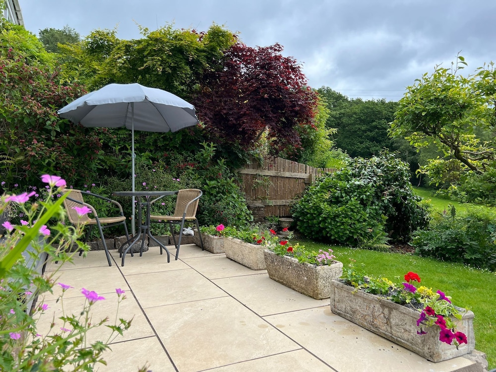 Cwmbach Cottages view 4