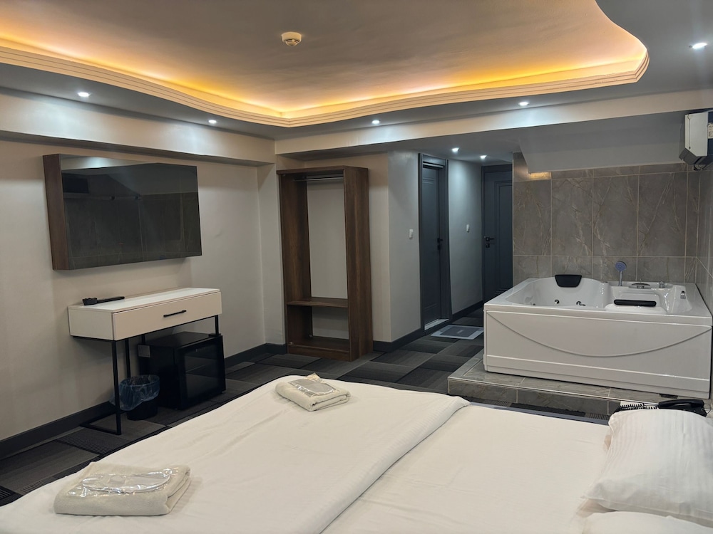 LİZBONİA OTEL