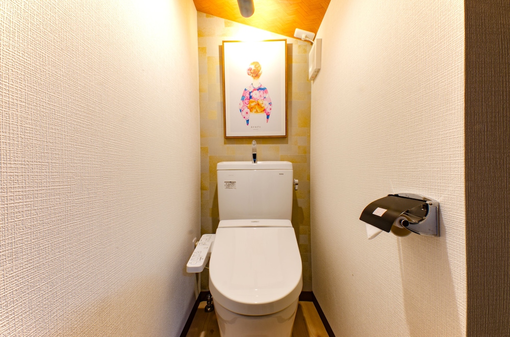 Karan Tojisenbon view 4