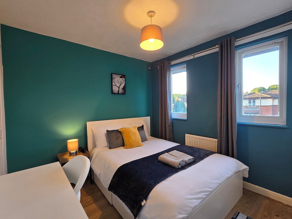 Cozy London Townhouse With 4 Bedrooms