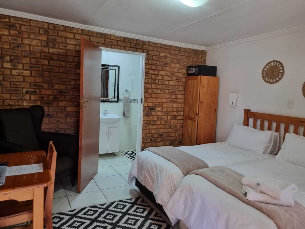 Emerald Guesthouse
