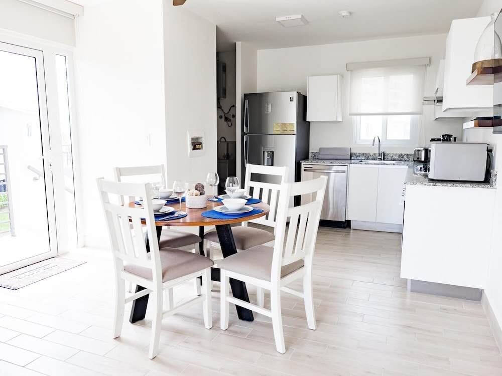 Residences C7-1c in Chame view 2