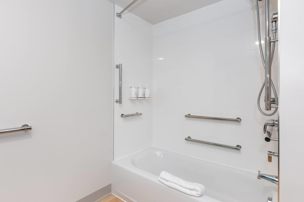 Wingate by Wyndham Geneva at SPIRE Academy