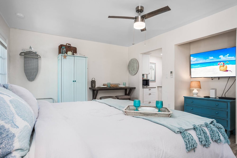 Pelican Gardens Studio 3 on Lido Key - Property Image 27