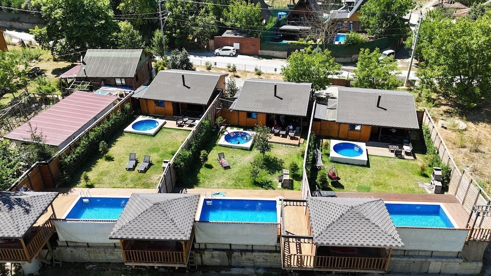 Sapanca Dereboyu Konakları