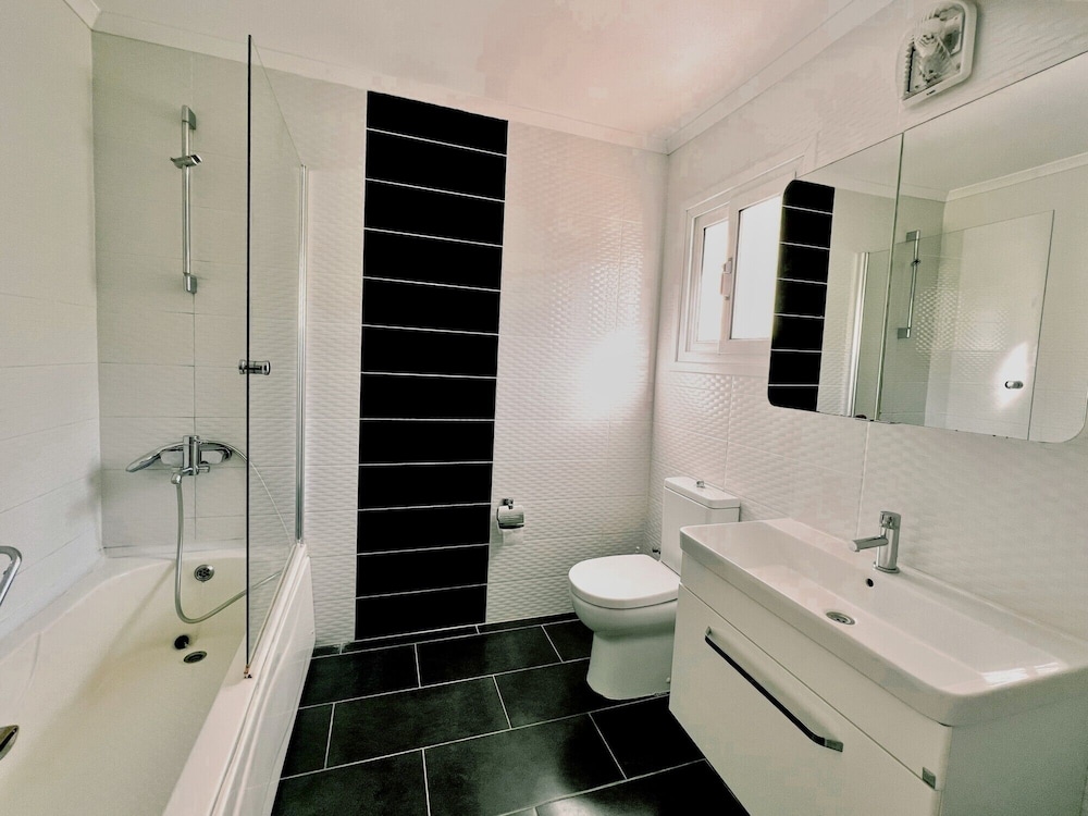 Flat With Shared Pool and Nature View in Kyrenia