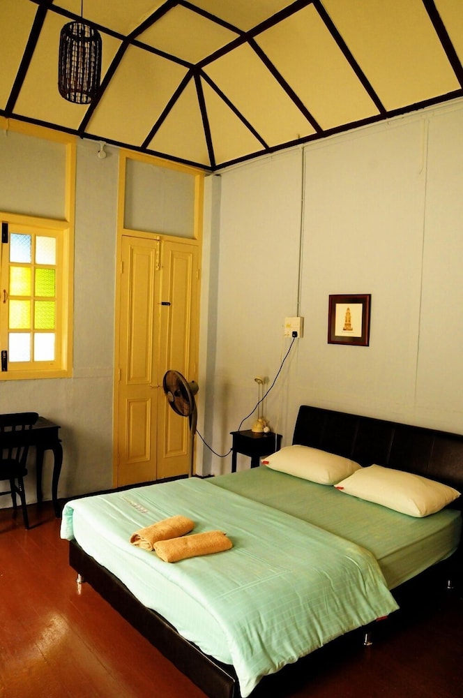 PalanquInn Heritage Suites
