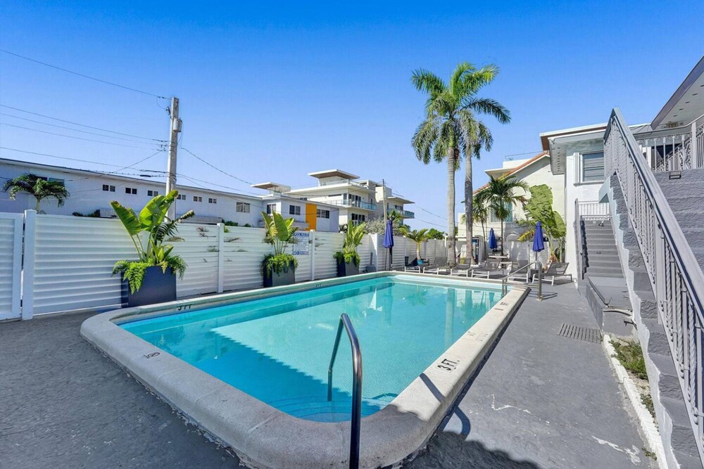 Lovely 1- Bedroom Rental Unit With Pool