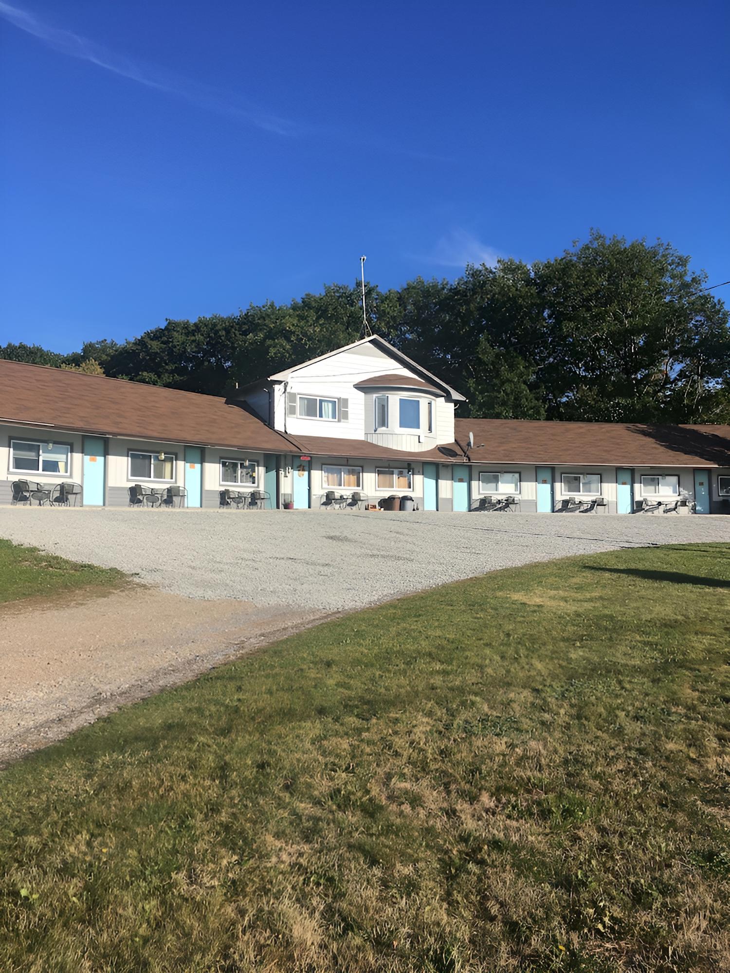 Jemseg Lakeview Motel