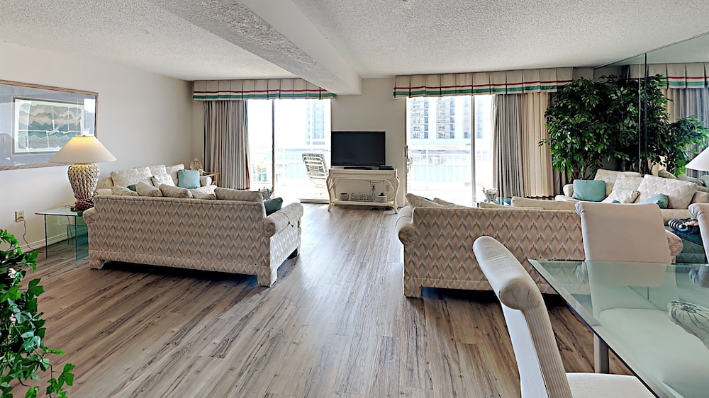 South Hampton 506 2 Bedroom Condo