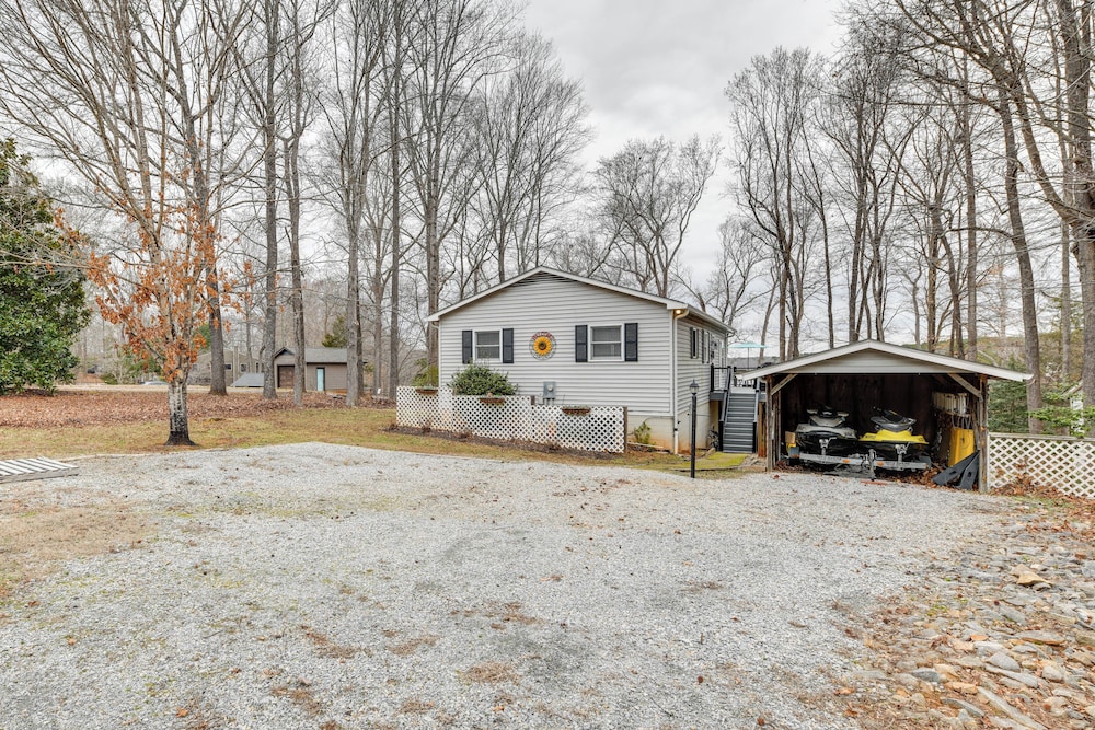 Deck & Lake Gaston Access: Dog-friendly Getaway