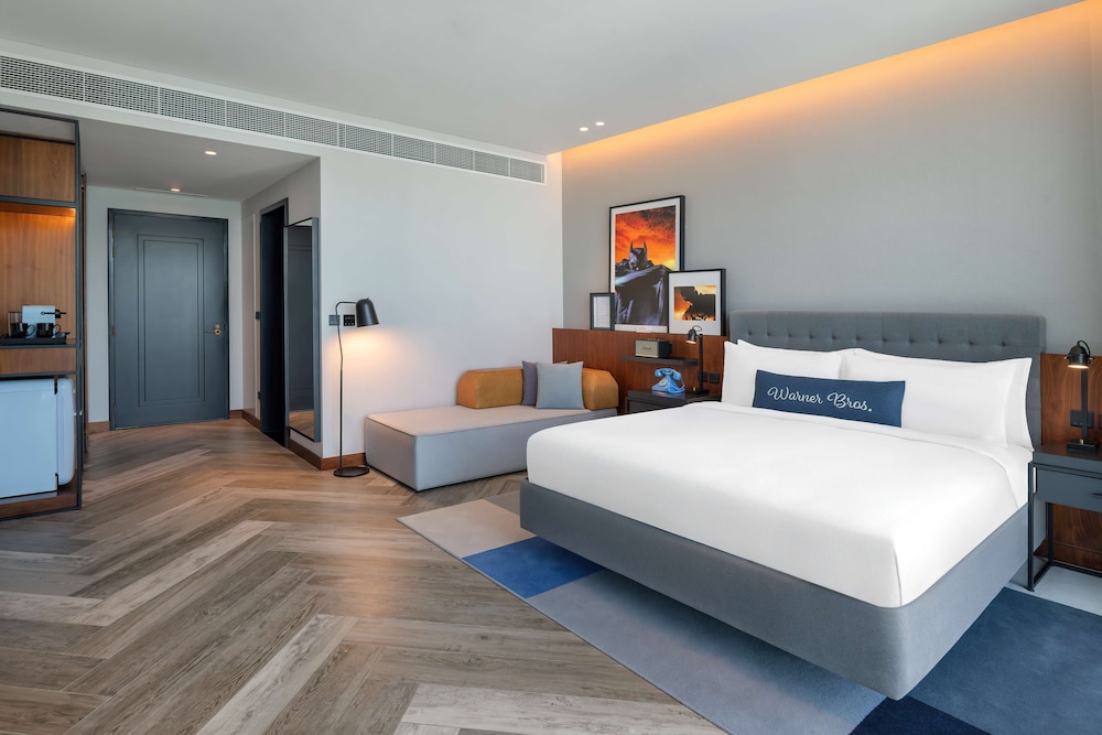 The WB Abu Dhabi, Curio Collection by Hilton