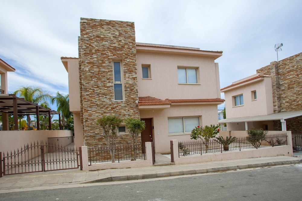 Villa Michelle 2 in Protaras