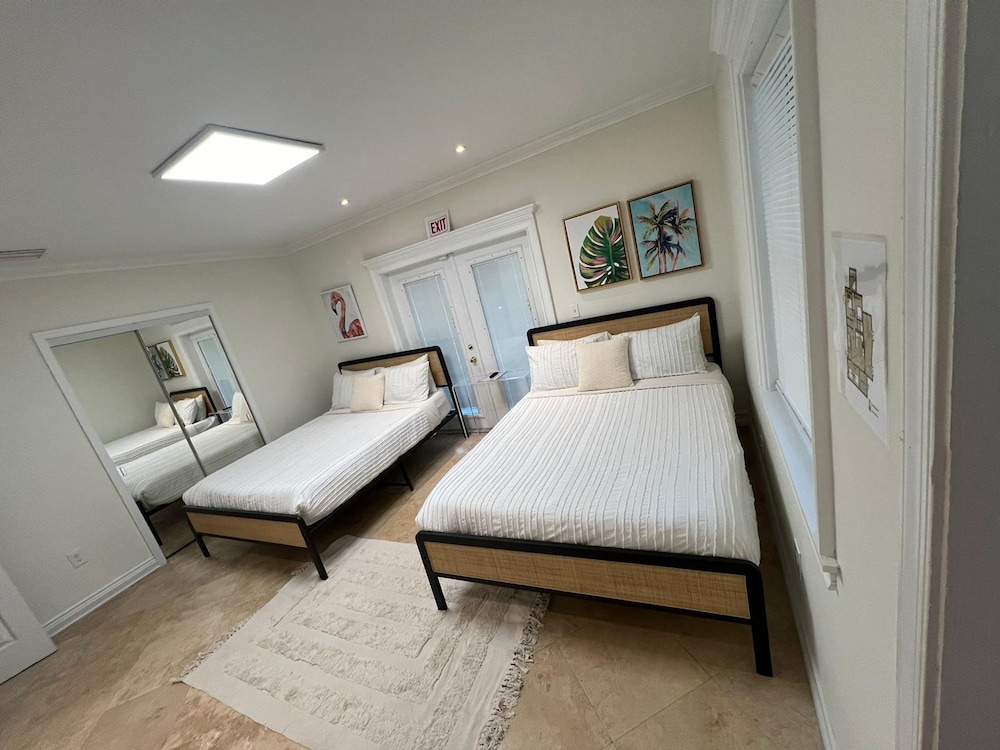 Biscayne Park 3BD 2BA -spacious