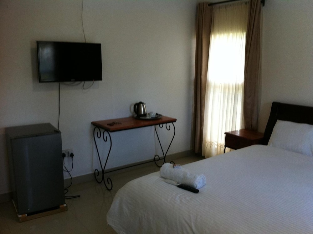 Kuku Royal Lodge