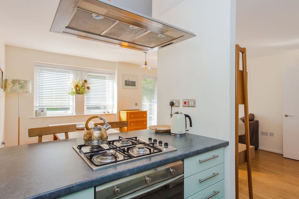 1 Bed with Balcony by Broadway Market & Columbia Road
