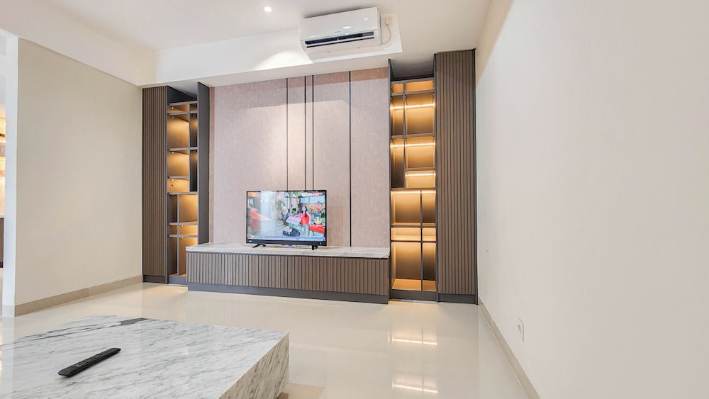Spacious Combined 3BR Grand Sungkono Lagoon Apartment