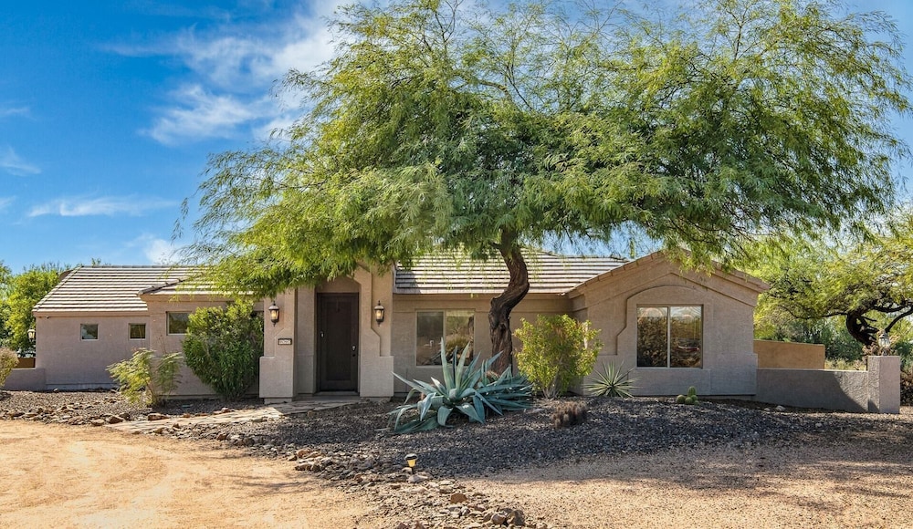 Ironwood by Avantstay Secluded Ranch Home w/ Pool & Private Horse Stables! view 5