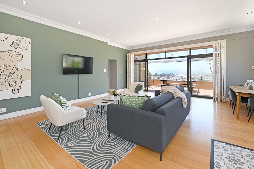 Two Bed Table Mountain Spacious