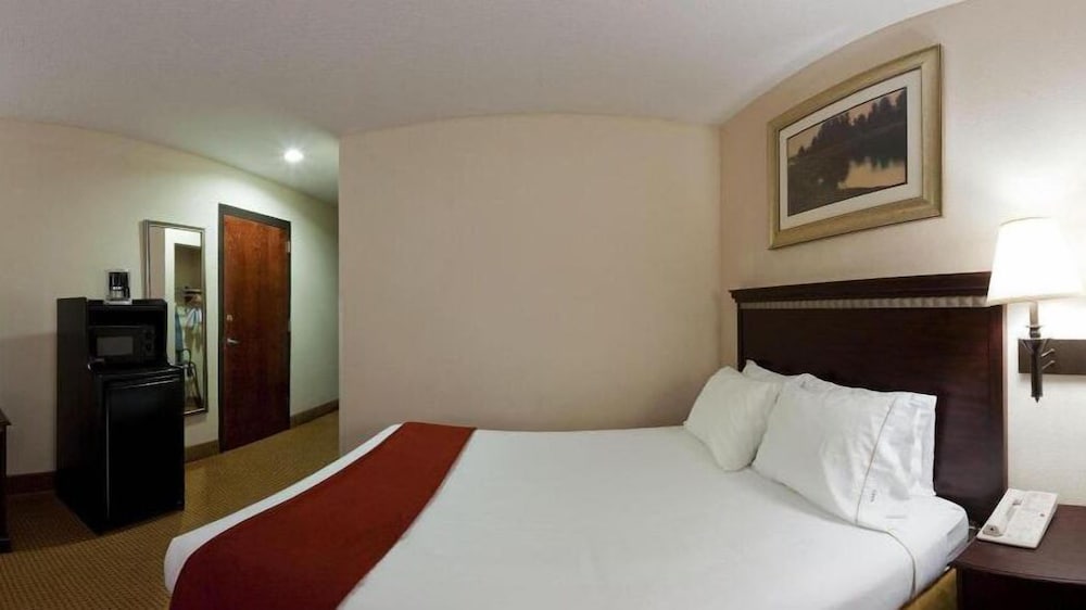 Lexington Inn and Suites view 4