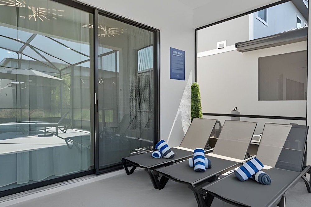 Luxurious 9BR Paradiso Pool, Cinema & Game Room