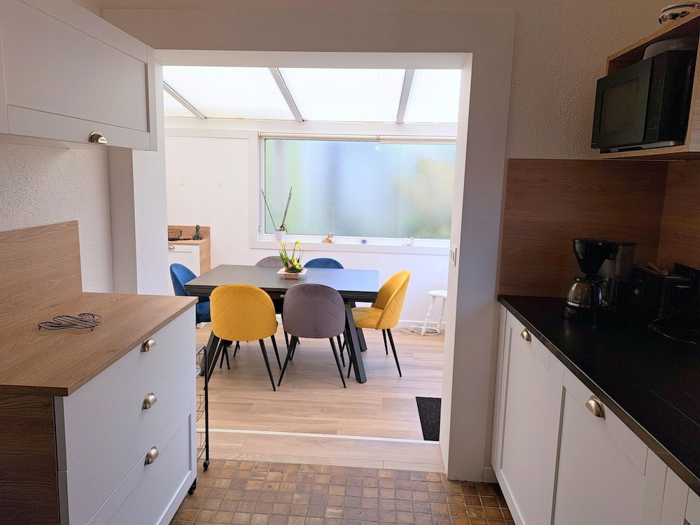 Holiday Home in Guisseny Near the Beach view 4