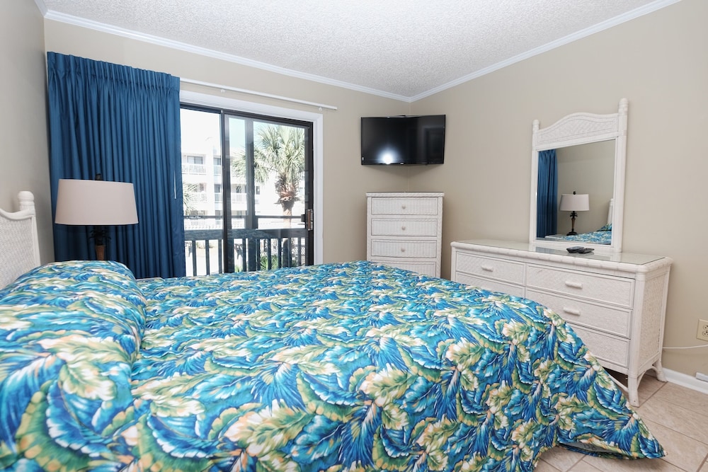 Pelican Landing 125 3 Bedroom Condo