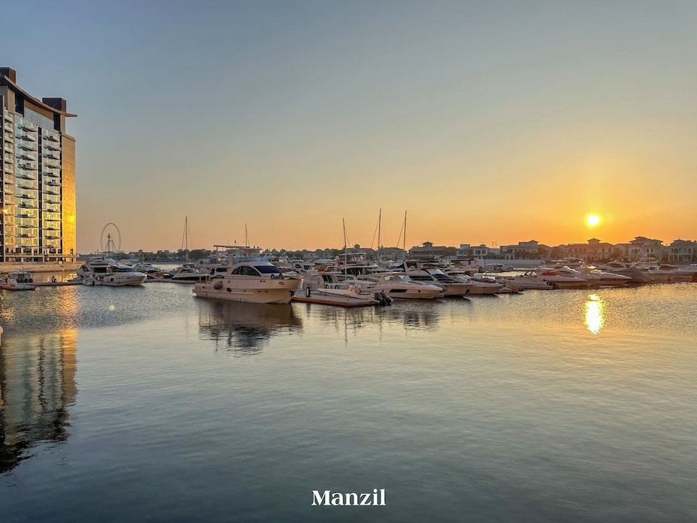 2BR Maid Enjoy Sea Views Palm Jumeirah