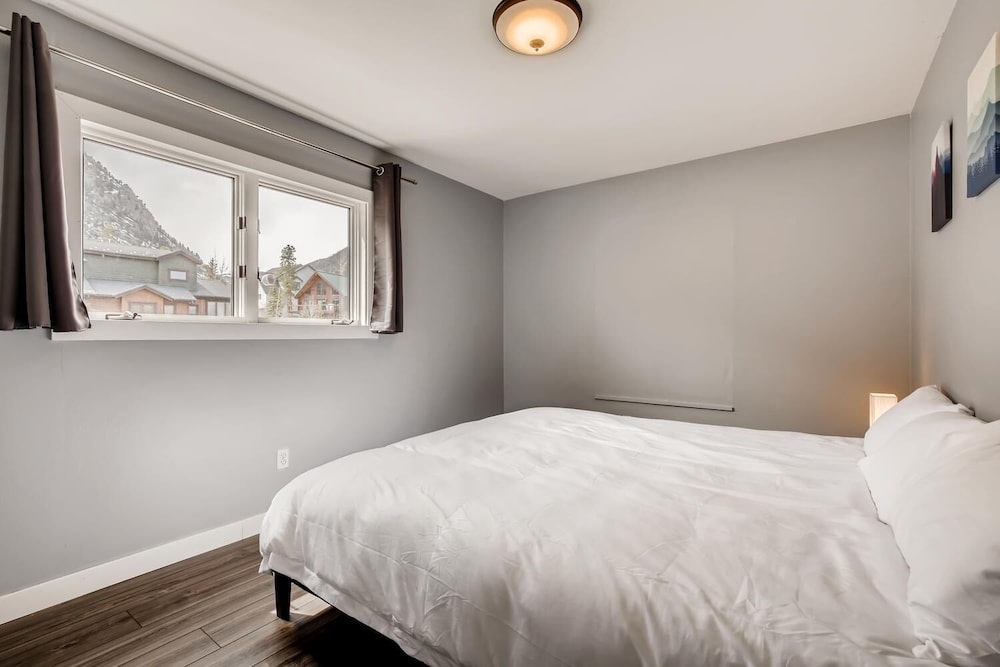 Summit County Vacations - Mount Royal Condos 501 2 Bedroom Condo by RedAwning - Property Image 27