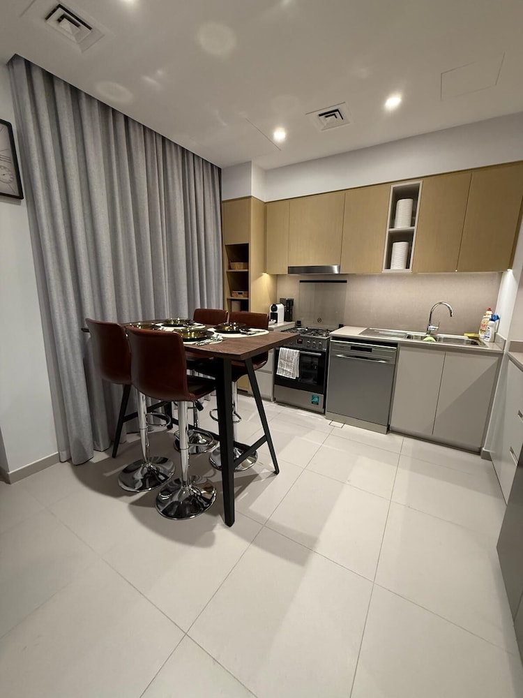 Elegant Stay in Ranches Villa