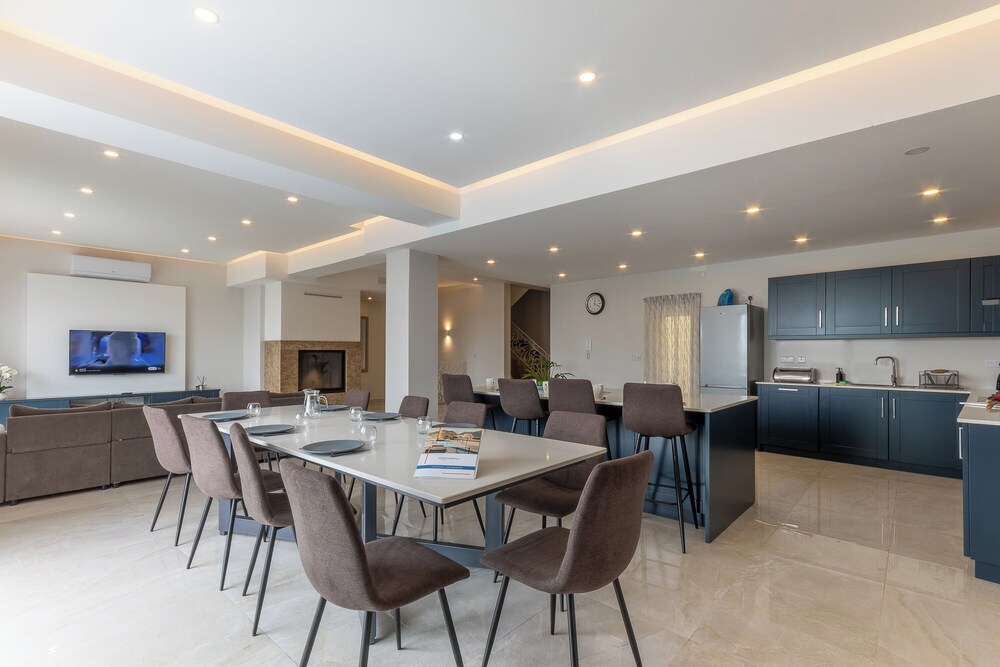 Magnifica Gozitan Villa Pool And Jacuzzi