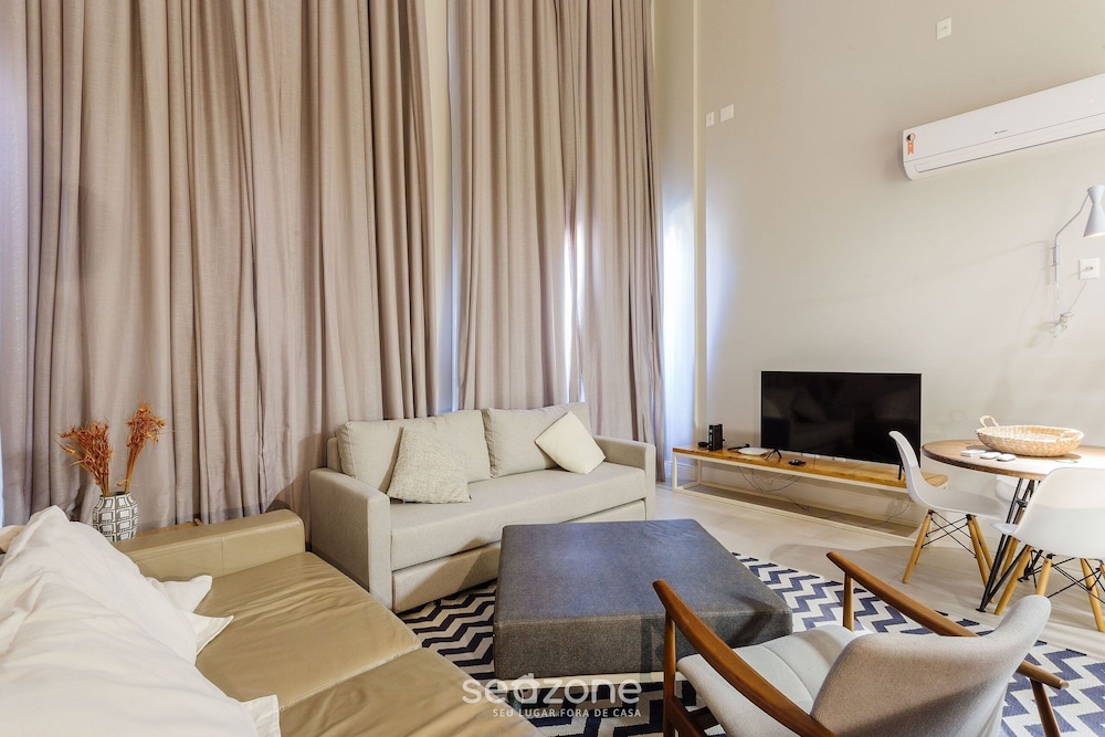 Elus - Building With Rooftop Pool 350m From the Beach!
