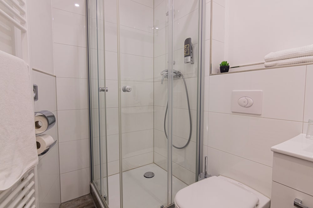 Nine Rooms Pension