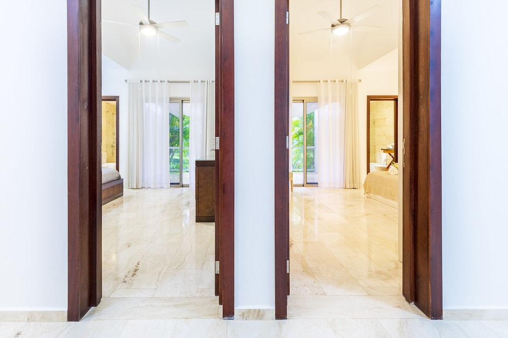 Villa Desiree 5BR Cocotal Luxury Villa Pool Maid