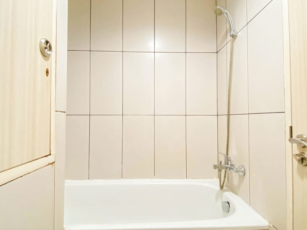 Simple And Homey 2Br At Grand Kamala Lagoon Apartment