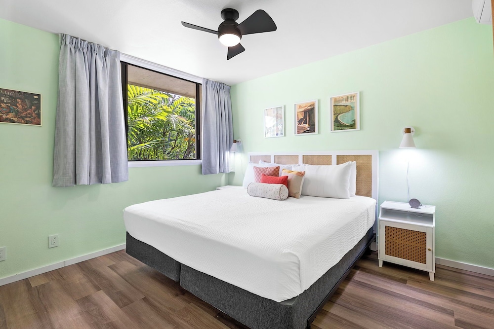 Fully Air-conditioned - Updated Top Floor Including Loft - Ocean Views - Vrkcv