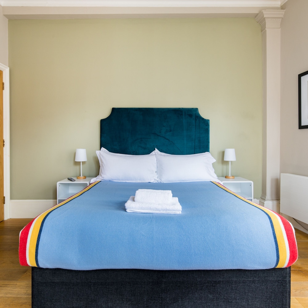 Cool Covent Garden Studio - Netflix Nespresso