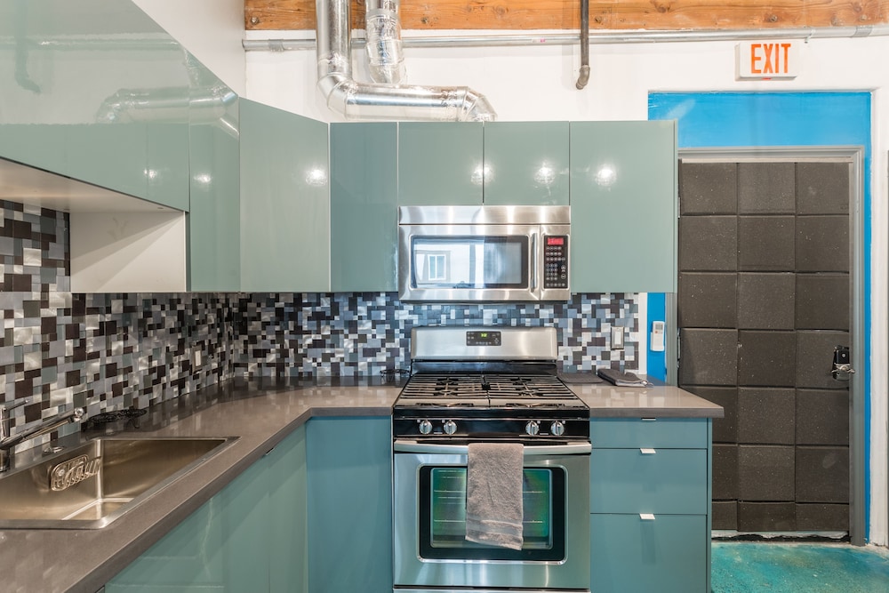 House of Trestles - Hostel