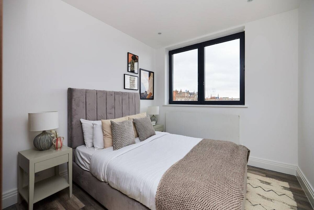 The Wembley Crib - Lovely 1bdr Flat With Balcony