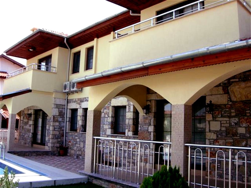 Photo 8